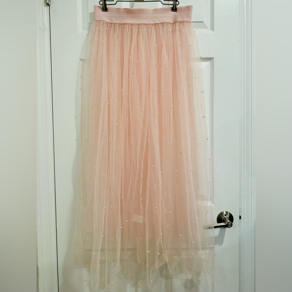 Hot and Delicious skirt with pearls